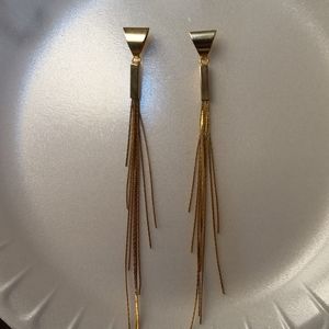 Long earrings gold tone